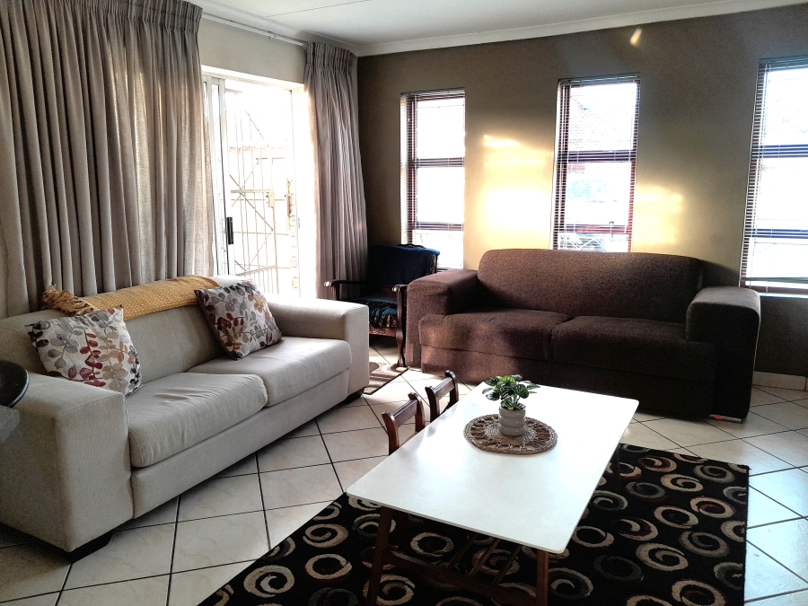 To Let 3 Bedroom Property for Rent in Windsor Park Eastern Cape
